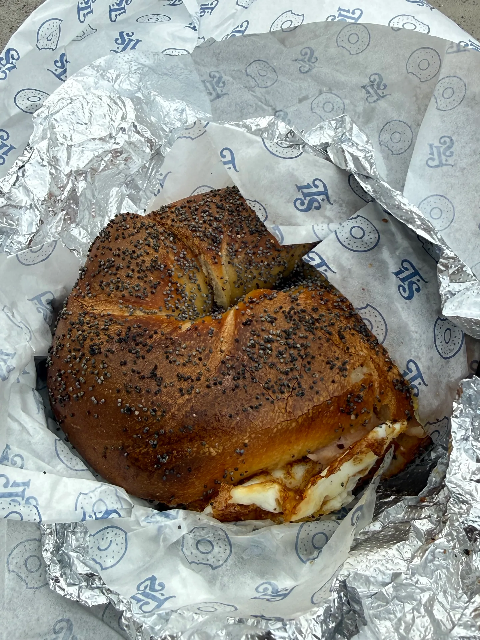 Notting Hill breakfast — bagels, Turkish eggs, and the Westbourne Grove morning